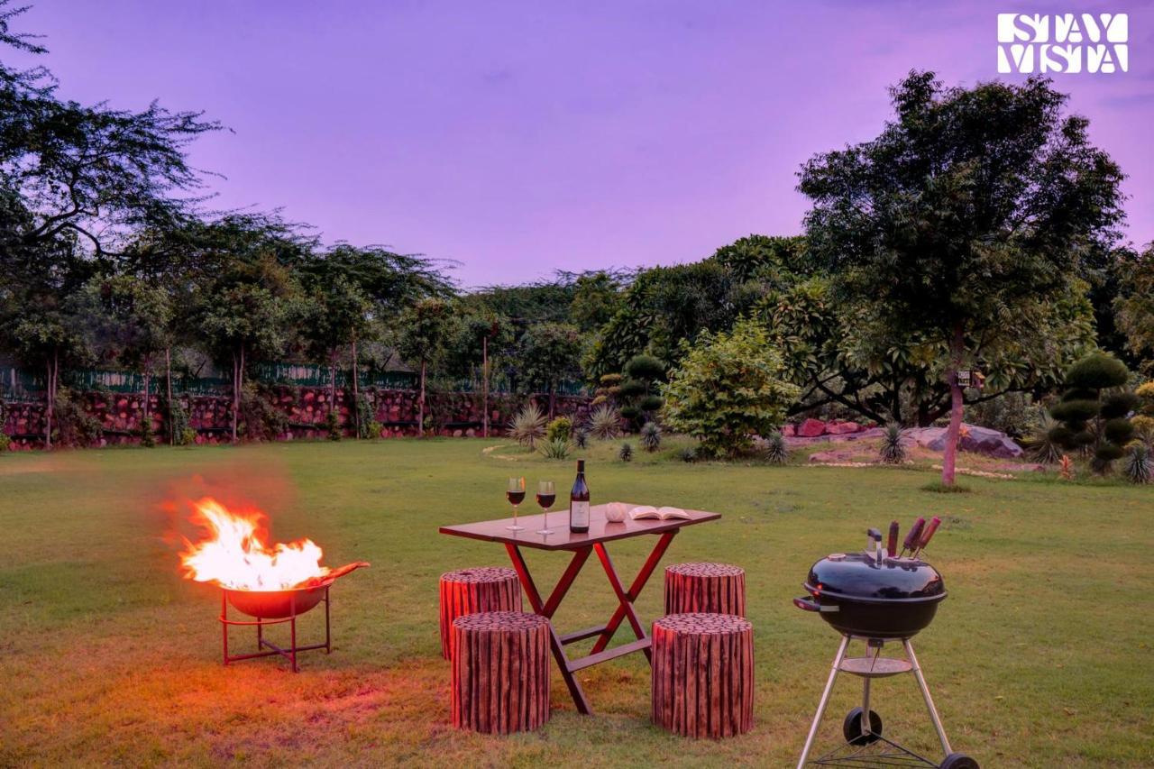 Stayvista At Idyllic Farmhouse - A Glasshouse With Outdoor Pool Gurgaon Ngoại thất bức ảnh