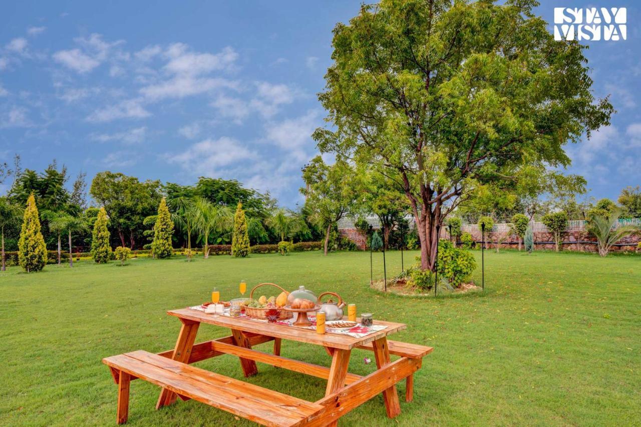 Stayvista At Idyllic Farmhouse - A Glasshouse With Outdoor Pool Gurgaon Ngoại thất bức ảnh