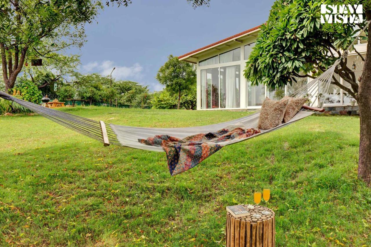 Stayvista At Idyllic Farmhouse - A Glasshouse With Outdoor Pool Gurgaon Ngoại thất bức ảnh