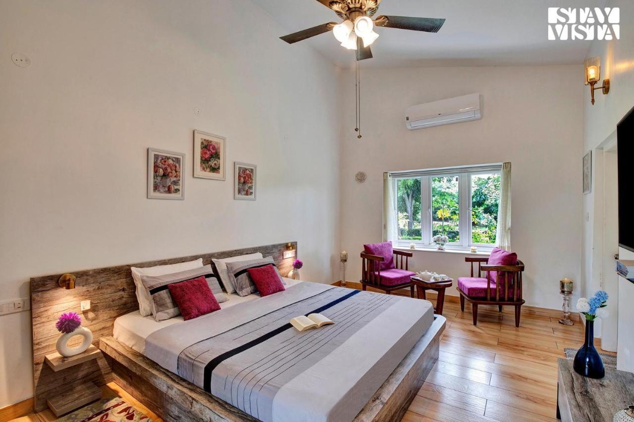 Stayvista At Idyllic Farmhouse - A Glasshouse With Outdoor Pool Gurgaon Ngoại thất bức ảnh