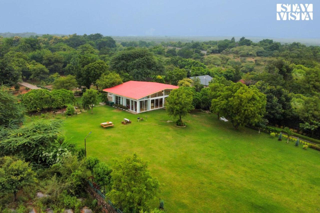 Stayvista At Idyllic Farmhouse - A Glasshouse With Outdoor Pool Gurgaon Ngoại thất bức ảnh