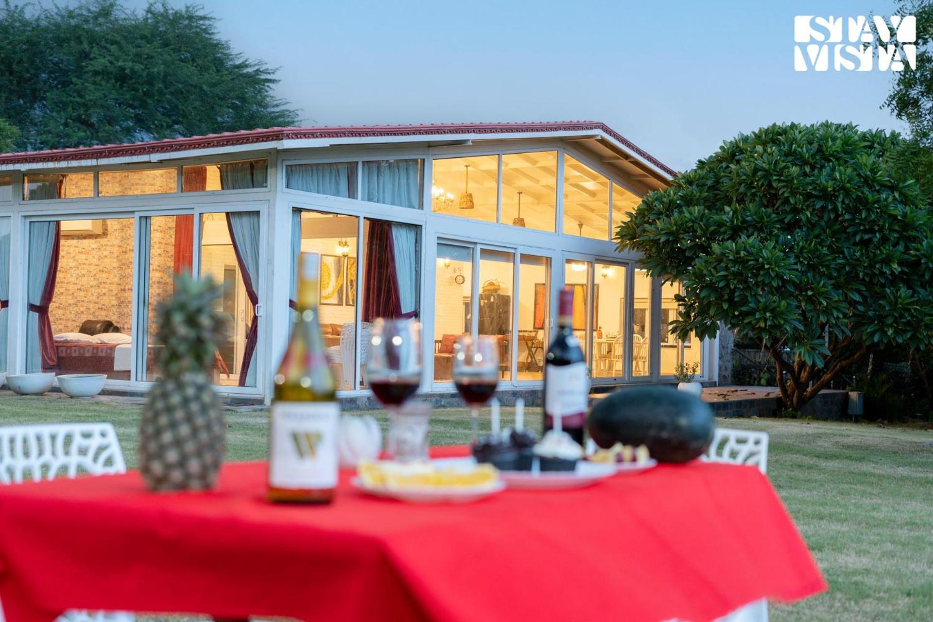 Stayvista At Idyllic Farmhouse - A Glasshouse With Outdoor Pool Gurgaon Ngoại thất bức ảnh
